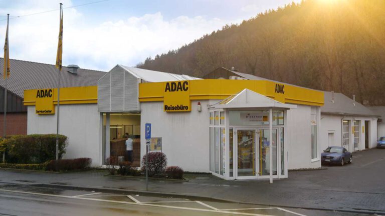 ADAC Geschäftsstelle und Prüfzentrum in Siegen